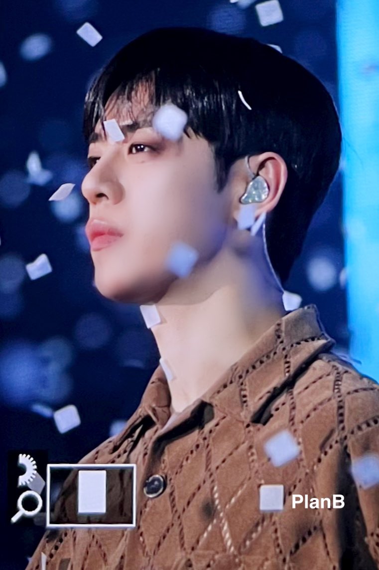 240817 #BAP #방정유문 #정대현
시작하자마자 라이브를 너무 잘말아줘서 무대뽕차올랐어ㅠㅠ 
명창은 평생무대해줘야됨😍