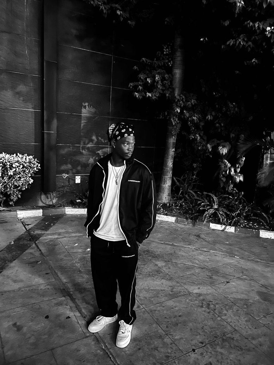 phettysama's tweet photo. looksharp. ⚡️ https://t.co/WdXHmUdhwf