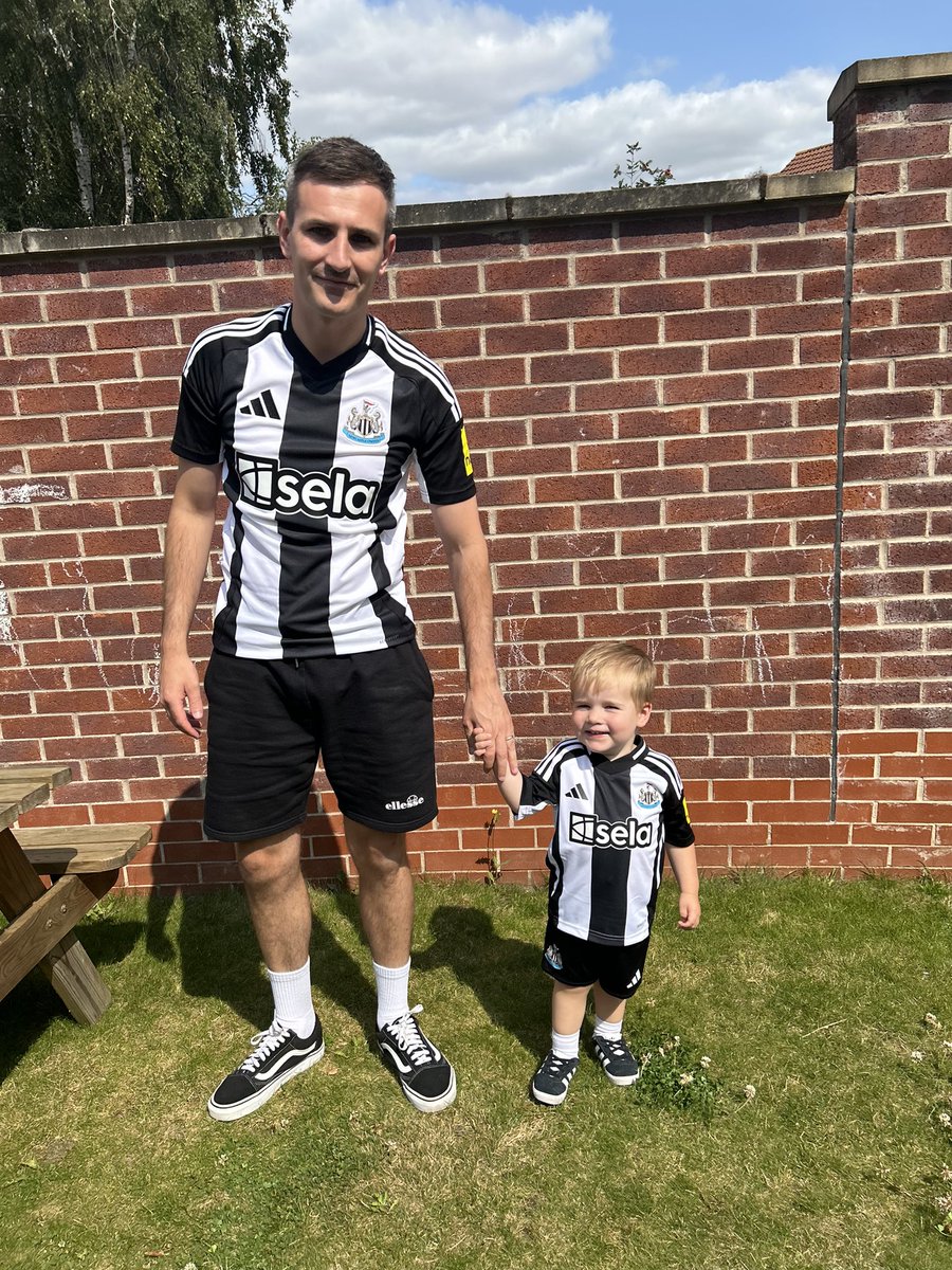 Come on the boys ⚽️🖤🤍 #toon #NUFC