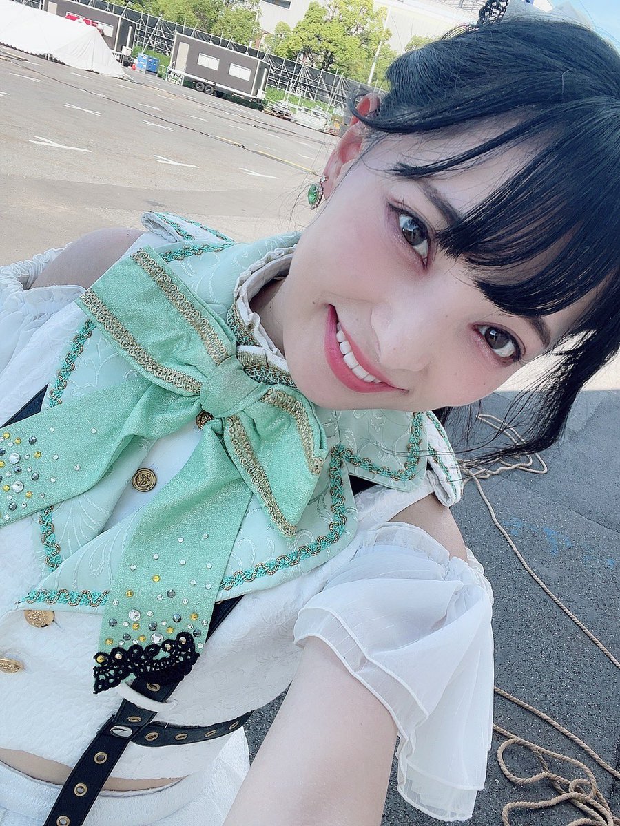 artisthitomi's tweet photo. #GLAMSAPARK お台場‼️
暑い中応援ありがとう❣️
ひとにゃんの時間西日がやばかった💦
でも野外ライブは最高だね💕︎
みんなの声が嬉しかった✨️
ライブあとはみんなでドラエグ会議しながらキッチンカー🚚で美味しいご飯たべた
キッチンカーの方もめちゃ応援してくれて楽しすぎたよ✨️ありがとう https://t.co/SngbKMJBPq