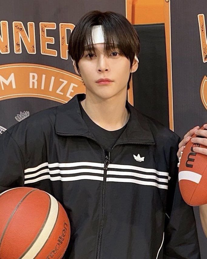 ウンソクさんとadidasで感じる季節の移ろい ←夏 冬→