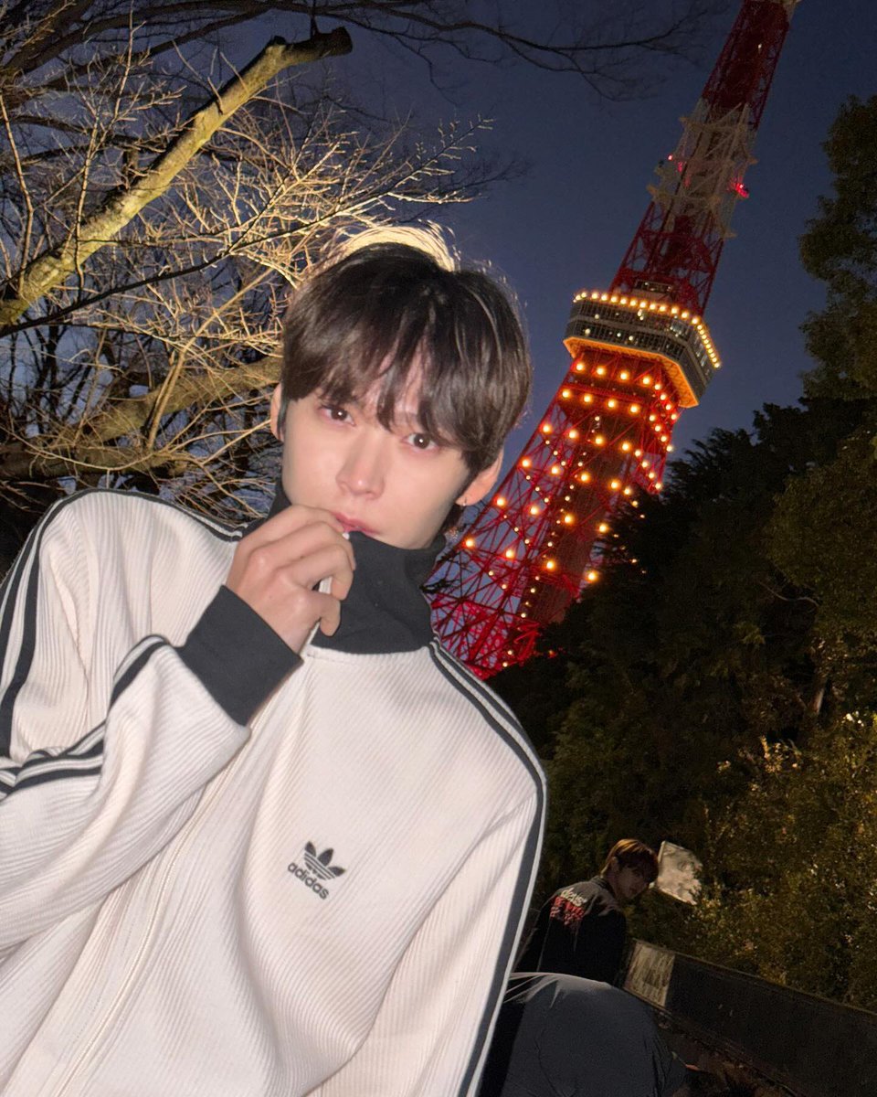 ウンソクさんとadidasで感じる季節の移ろい ←夏 冬→