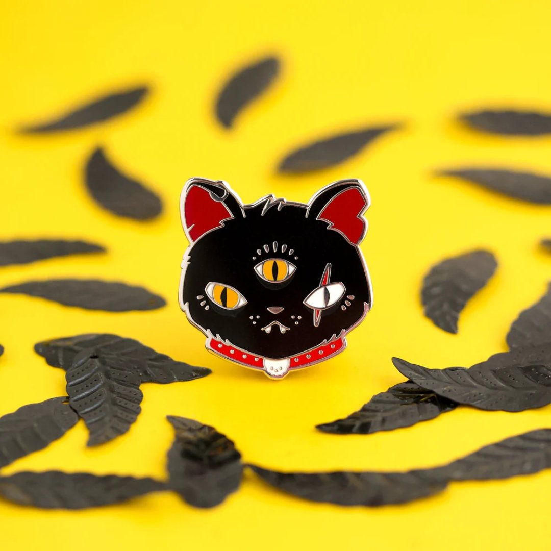 luxcups's tweet photo. Today is #NationalBlackCatDay so we wanted to share our favorite black cat with you, Gritty Kitty!   

This cat may look rough but we promise she will always take care of you no matter what.  

#grittykitty #shoptilyousqueak #luxcupscreative https://t.co/DolDcRw7G2