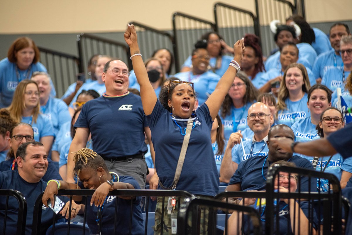 We're excited to see your smiling faces Monday! A few more pics of Convocation 2024. Staff from every HCPS school and department gathered for our first in-person convocation since 2018. For lots more pics, see Back-to-School page: henricoschools.us/page/back-to-s…
#BackToSchoolHenrico24
