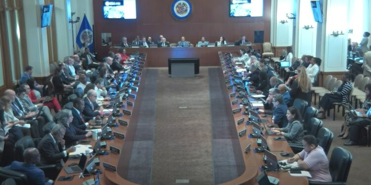 infopublicave's tweet photo. 📢El Consejo Permanente de la Organización de los Estados Americanos (OEA) aprobó este viernes por consenso, una resolución que exige a las autoridades de Venezuela la publicación "de manera expedita" de las actas de las elecciones del pasado 28 de julio en ese país. https://t.co/rAUldhhSdG