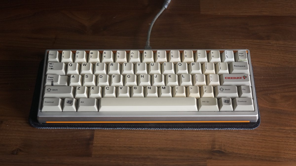 microkeebs. tweet media