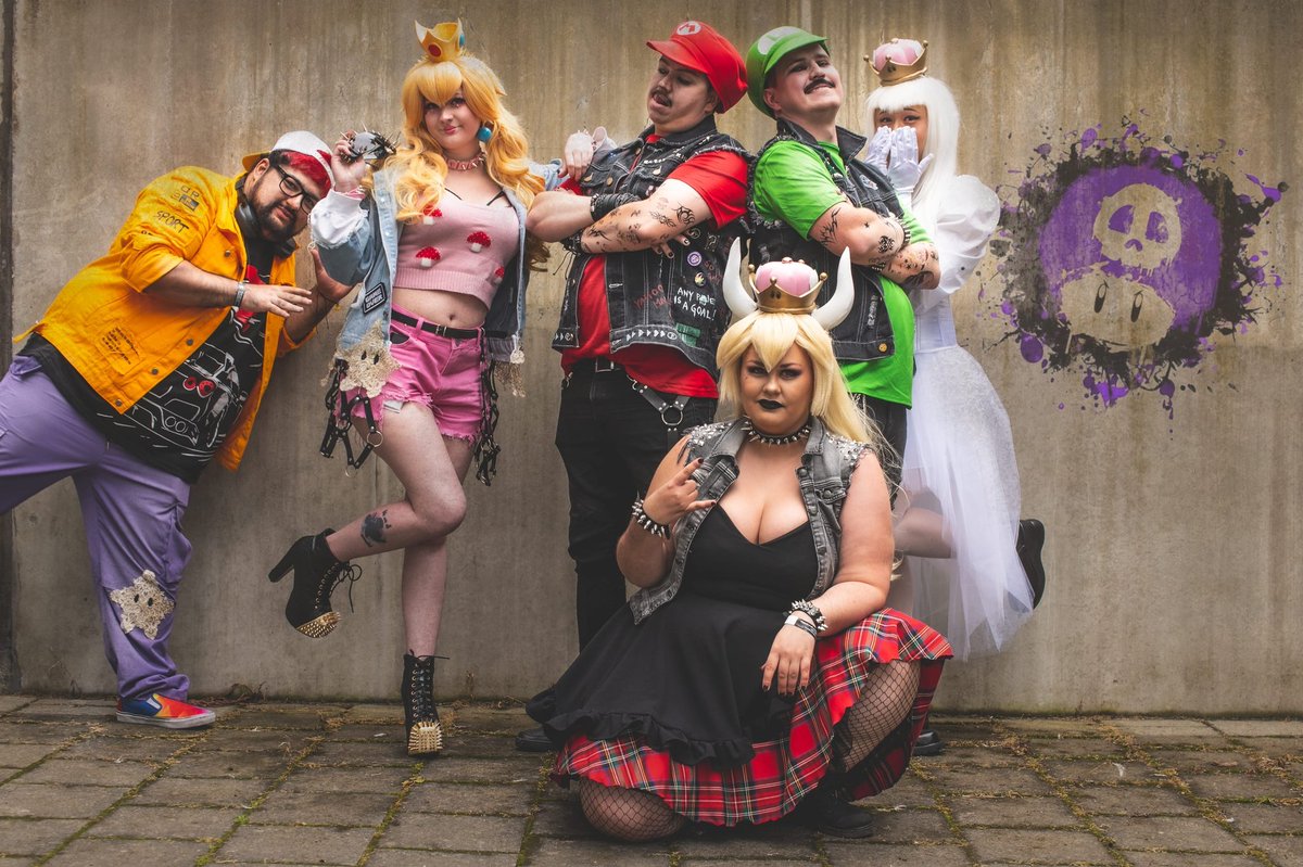 VQ ~ ENVtuber ~ 🔞🐙 (moth host arc) tweet media