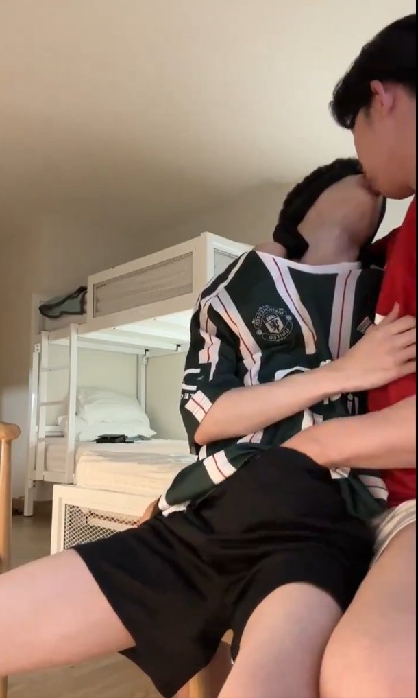大猛男的粗鸡巴🍆疯狂抽射骚逼，长着这么帅气的一张脸，这样的极品谁不喜欢呀，每次做爱都可以無套内射...

每天打飞机学习资源: gttx.life/TPZTR_125

原创博主，鲜肉奶狗开苞 ，网黄名人等各种类型资源

x.com/CedilloJoh7784…