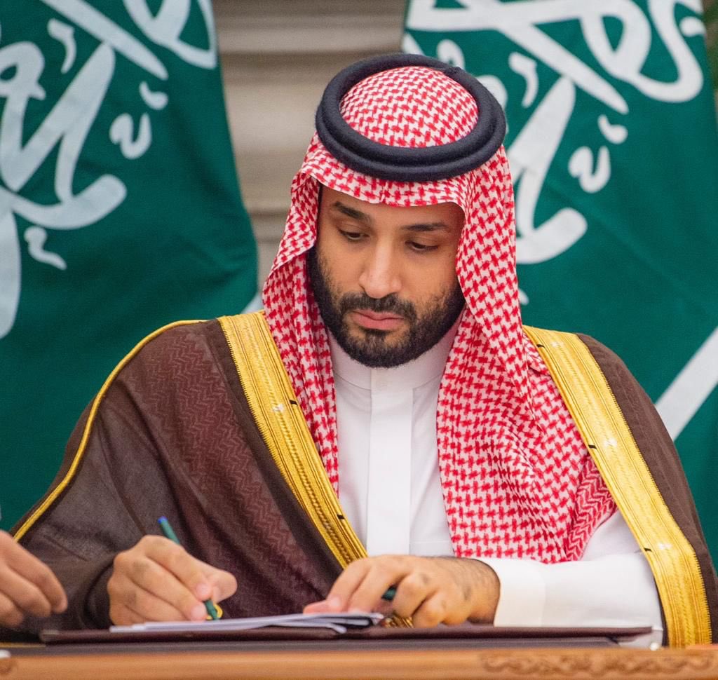 SaudiNews50's tweet photo. في مستشفى الأمير #محمد_بن_سلمان بـ #عدن .. 

العمليات والكشف والتشخيص مجاناً من أجل صحة الأشقاء اليمنيين:

#السعودية توفر المستلزمات والمعدات الطبية لإجراء 25 عملية جراحية في تخصص جراحة المخ والأعصاب، وأكثر من 200 تشخيص وكشف طبي.

- https://t.co/cbh4cxeSkX