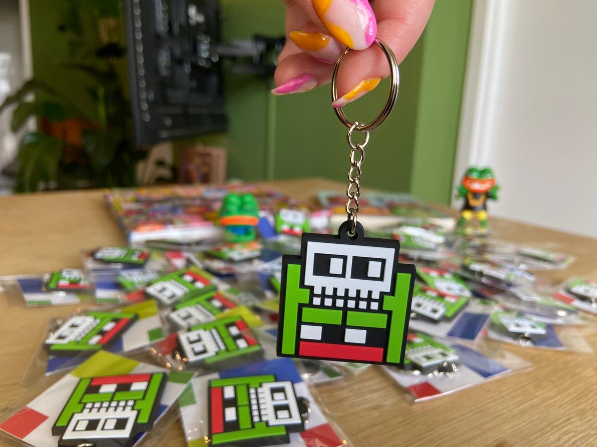 OiCartoinist's tweet photo. 🚨🐸 Order your GM SKOP keychain for FREE now!

You can place your order until the 23rd of August (6 days left).

GM SKOP holders have priority; the rest is FCFS (First Come, First Served).

To even out shipping and handling costs, it is set to $10 through a local service. Sorry, bit higher than I hoped :( 

You can pay in ETH, ETH (Base), and $SKOP! 

If there are any keychains left, they will be randomly distributed among the placed orders.

Order form: https://t.co/C63dpFPRck