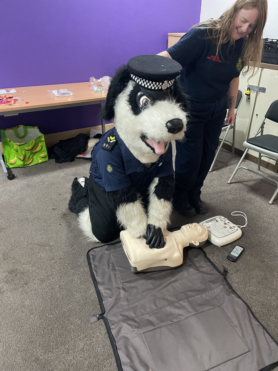 Telford First Responders (@telfordcfr) on Twitter photo Great to see Peeler from <a href="/TelfordPolice/">Telford Police</a> <a href="/WMerciaPolice/">West Mercia Police</a> learning CPR from Becky at Brookside funday.
We’re here until 3pm if you want to learn too.
<a href="/OFFICIALWMAS/">West Midlands Ambulance Service #HelpUsHelpYou</a> Great to see Peeler from <a href="/TelfordPolice/">Telford Police</a> <a href="/WMerciaPolice/">West Mercia Police</a> learning CPR from Becky at Brookside funday.
We’re here until 3pm if you want to learn too.
<a href="/OFFICIALWMAS/">West Midlands Ambulance Service #HelpUsHelpYou</a>