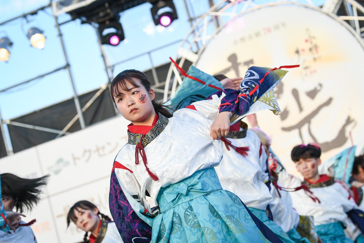 haruyosa23's tweet photo. 2024おの恋おどり・前夜祭
早稲田大学 下駄っぱーず
08.17 エクラメインステージ (1/2)

今年も凄い人数で来てくれました✨
もう前夜祭から気合い十分でカッコよかったー！

#おの恋 #お��恋おどり #下駄っぱーず https://t.co/AsuyTGrup9