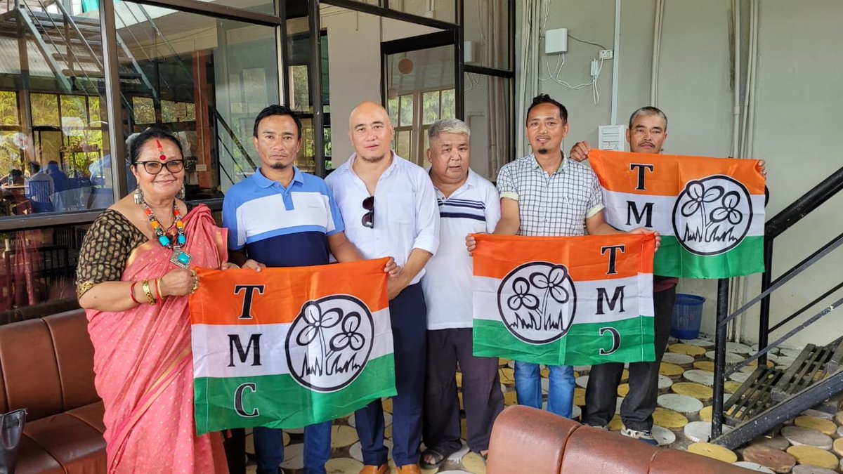 ChhetriMp's tweet image. welcomed new TMC members at Khadalay Pudung, Kalimpong! Their energy strengthens our shared mission. Together, we uplift our community. Cheers to unity, progress, and our growing TMC family.

@MamataOfficial @Abhishekaitc