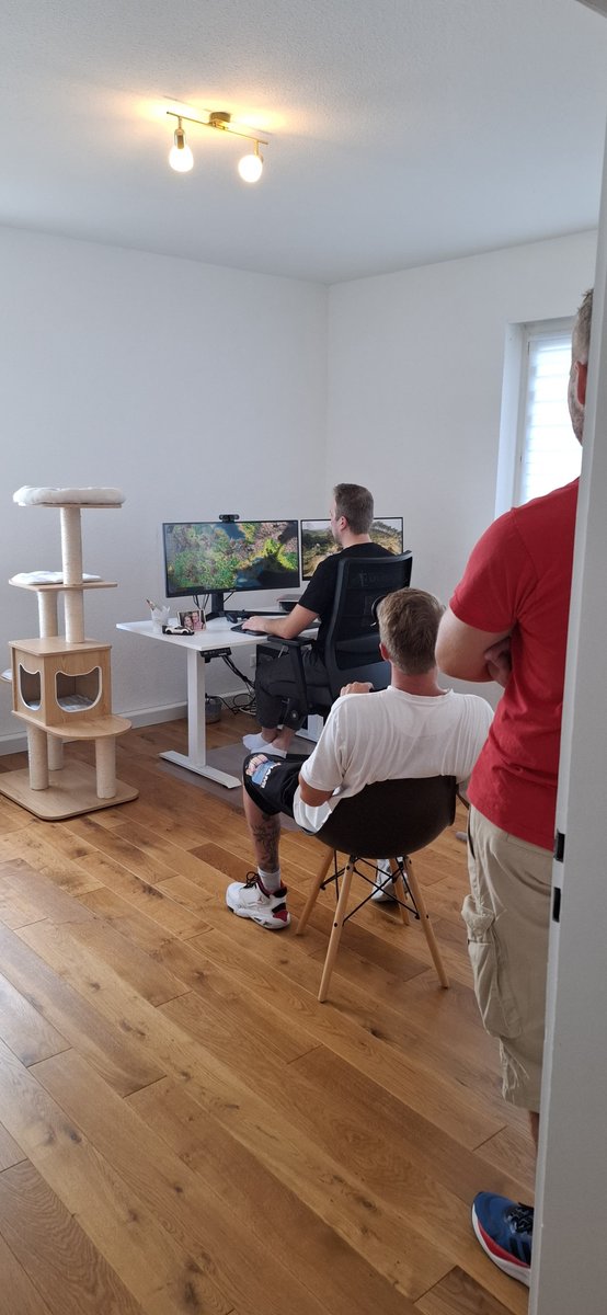 First_Explorers's tweet image. Today #SWR journalist Stephan Ebmeyer @sebmeyer visited me at home to have an interview with me about #TheFirstExplorers
The result will be a short video which will be broadcasted on SWR Baden Württemberg in the coming weeks.
Really looking forward to it! :)