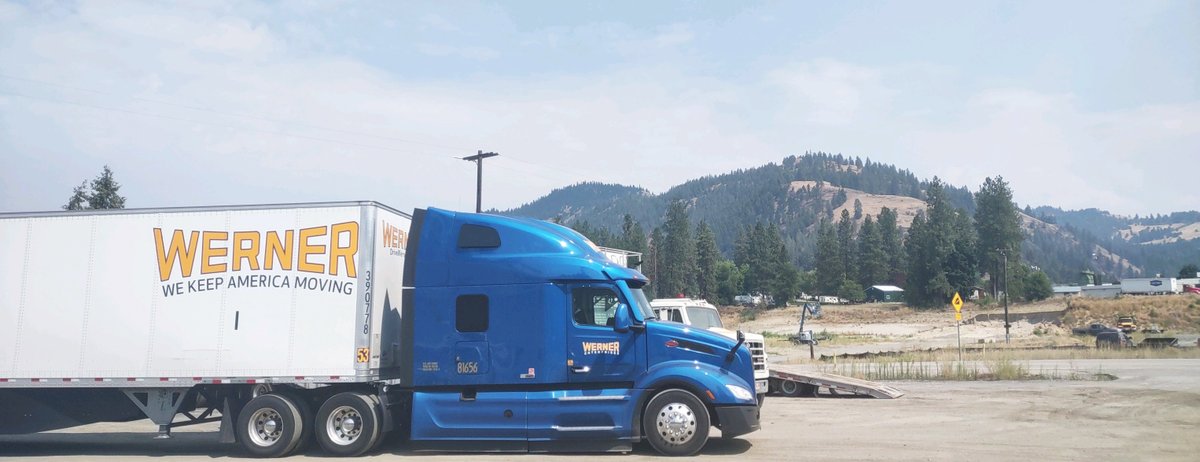 One_Werner's tweet image. 👌 That view 🤩🔥 

Thanks to Werner professional driver, Jason M., for the beautiful photo taken in Washington State!

Drivers, what&apos;s your 20 today? ⬇️ #TruckerLife #TruckerViews #TeamBlue #WeKeepAmericaMoving