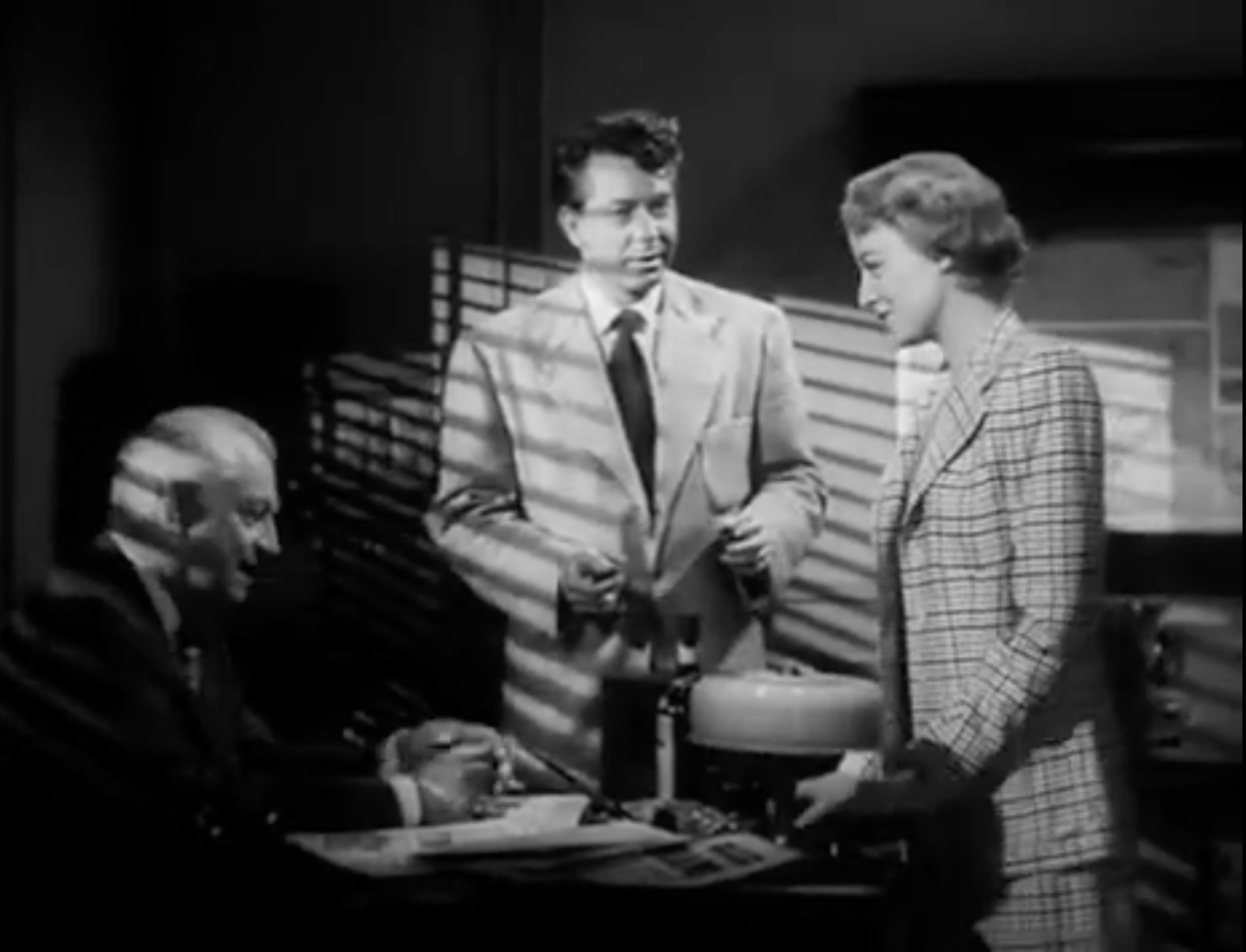 AngusKohm's tweet photo. #FridayNightAtTheHomeDriveIn
The Flying Saucer (1950) by #MikelConrad
w/#PatGarrison #HantzvonTeuffen
The CIA sends a rich playboy to Alaska to investigate flying saucer sightings.
“Streaking out of the unknown comes a strange new terror!”
#SciFi #Thriller
#NotQuiteClassicCinema https://t.co/MWkxZThSxw