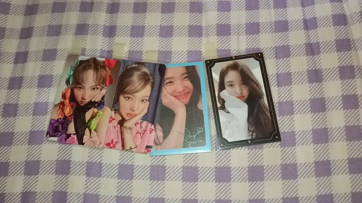 ___rennnn's tweet photo. Nayeon set arrived home safely. Sa wakas nahanap na rin si NY TYOY Sweater. Halos 1 year din naghanap. 

Thank you po, @kyyytingz https://t.co/uiUS1Rz654
