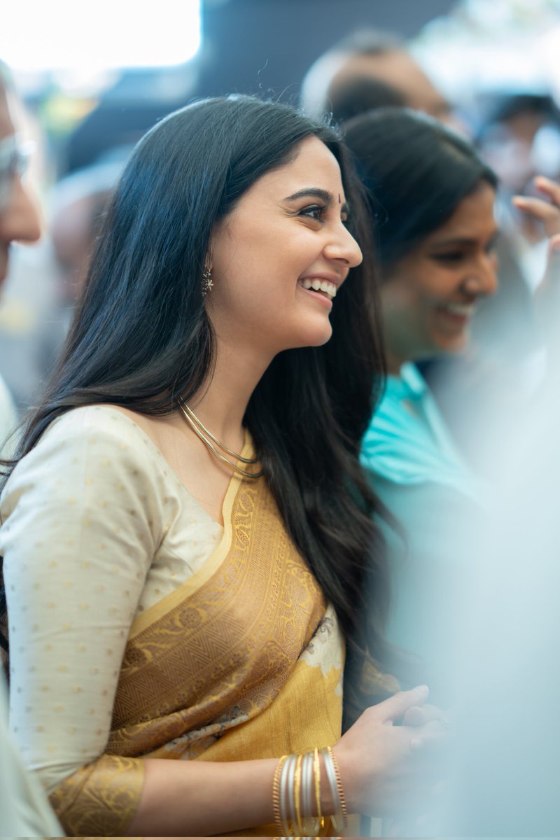 MythriOfficial's tweet photo. The duo everyone will fall in love with 🫶

Scintillating frames of our Darling & #Imanvi from the #PrabhasHanu pooja ceremony ✨

Shoot commences soon.

Rebel Star #Prabhas @hanurpudi #MithunChakraborty #JayaPrada @Composer_Vishal @kk_lyricist @MrSheetalsharma @sudeepdop #KamalaKannan #KotagiriVenkateswaraRao @MythriOfficial @TSeries #TSeriesFilms
