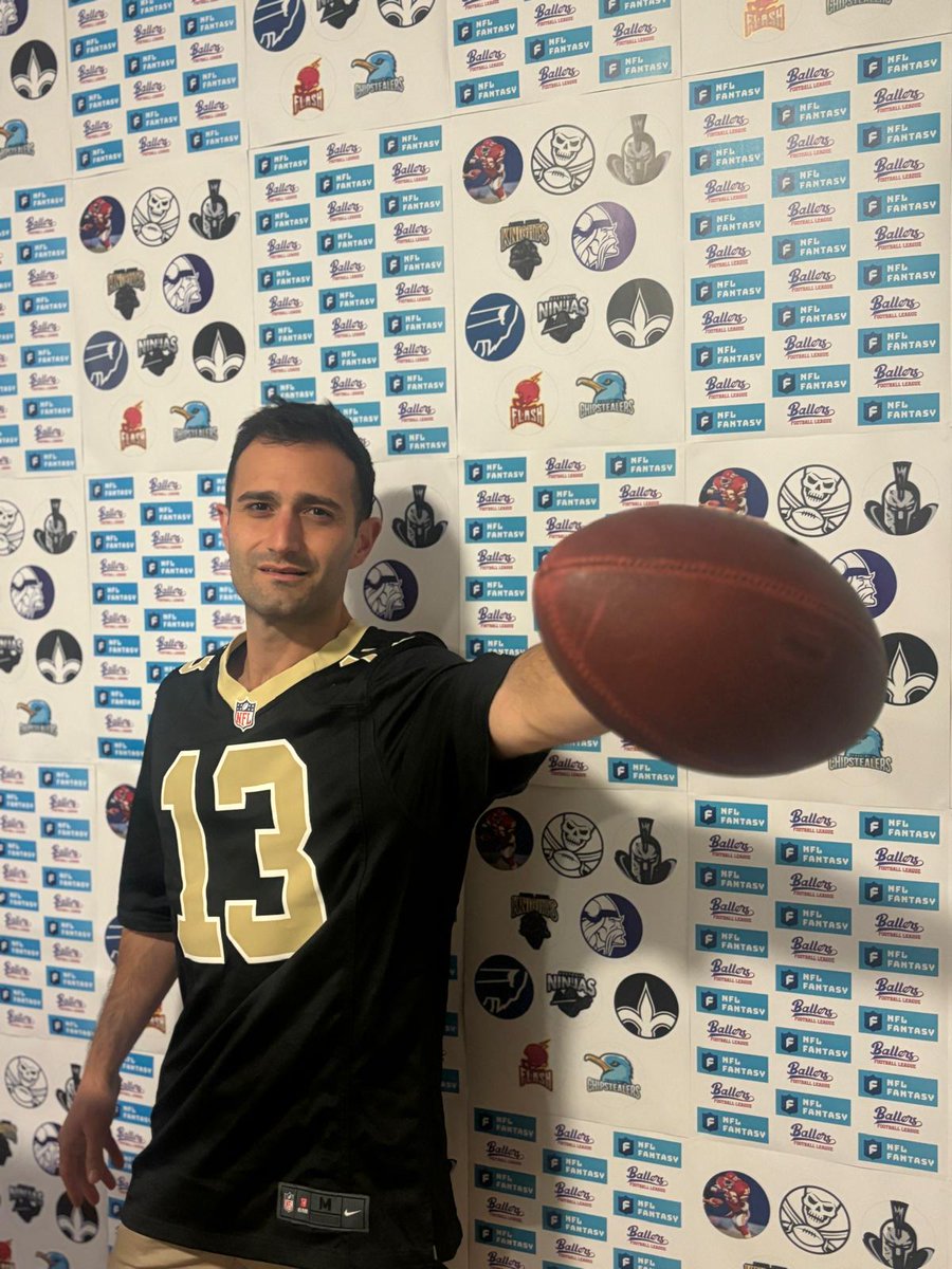 KnightNick3's tweet image. Been a very good NFL Fantasy draft day. Not sure who the winner really was.@poynts @luski82 maybe Sienna with the bib @andrewjuge @TulaneShop @SaintsForecast
