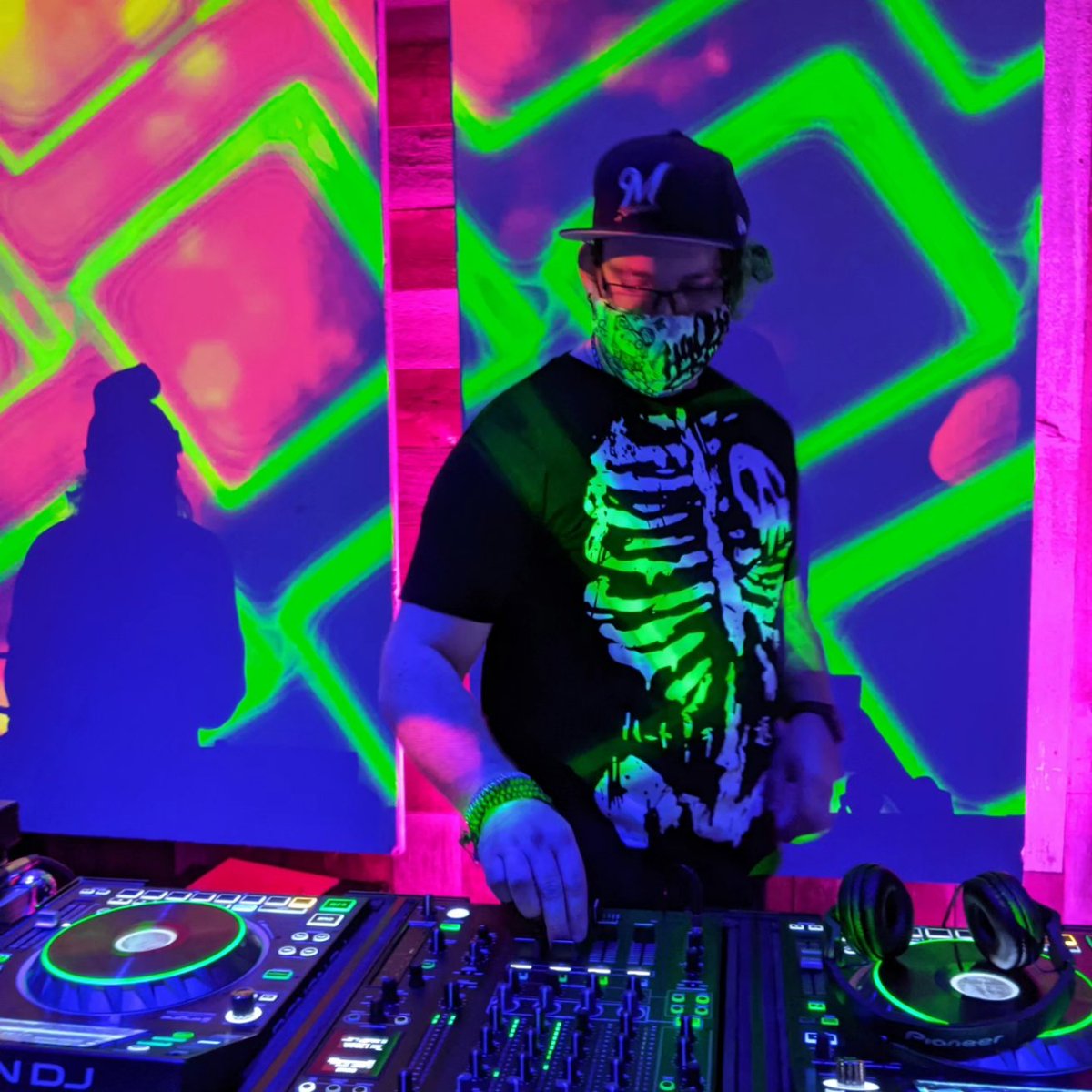 yononpop's tweet image. Throwback @DJGreenFlow from the RWB days 🤙