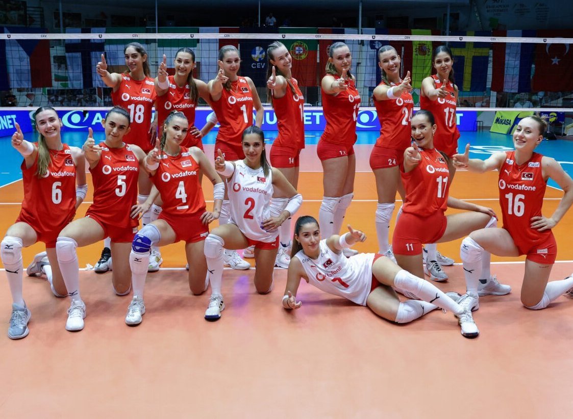 gibbybaris's tweet photo. 🇹🇷 U20 Milli Takımımız Avrupa Şampiyonu

🏆 Finalde İtalya'yı 3-2 mağlup eden milli takımımız namağlup şampiyon oldu

📌 Turnuvada oynadığımız 9 maçı da kazandık