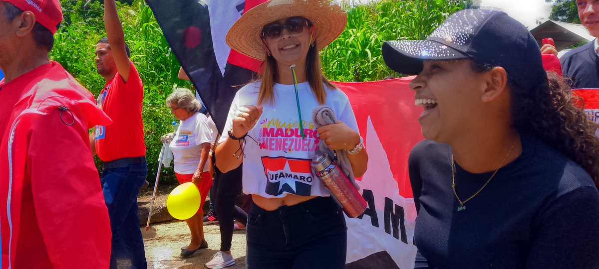 portuguesamrt2's tweet photo. Militancia TUPAMARO de Ospino estuvo presente en la caminata por la paz de nuestra nación. Gran demostracion de amor del pueblo del Mnpio Ospino,Pq. La Aparicion para nuestro Pdte @NicolasMaduro. 

Ante la guerra mediática, comunicación popular 

¡Avanzamos, Sumamos y Vencemos! https://t.co/i8TLb1DiXt