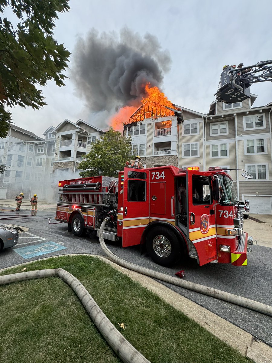 mcfrsPIO's tweet photo. TX @DavidPazos15 Update~12800blk  Clarksburg Square Rd, 4-story apt building w/ fire extension to other buildings. Evacuations of residents occurred from inside. 24 apts w/ ~50 residents affected &amp; likely displaced, @MCFRS_EMIHS evaluated several residents, https://t.co/752S8Jhccy