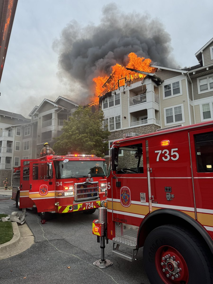 mcfrsPIO's tweet photo. TX @DavidPazos15 Update~12800blk  Clarksburg Square Rd, 4-story apt building w/ fire extension to other buildings. Evacuations of residents occurred from inside. 24 apts w/ ~50 residents affected &amp; likely displaced, @MCFRS_EMIHS evaluated several residents, https://t.co/752S8Jhccy
