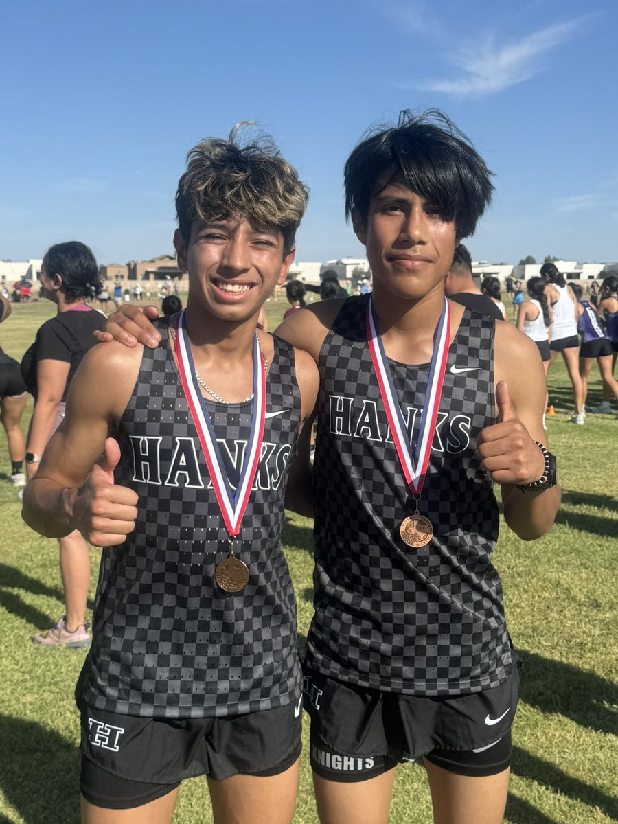 @HANKS Cross and Track tweet media
