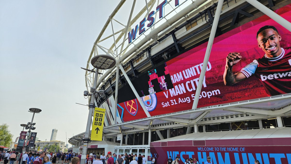 sua62's tweet photo. #hammers #WHUAVL Ich will "Lücke".... ;-) https://t.co/6PZGInPNJr