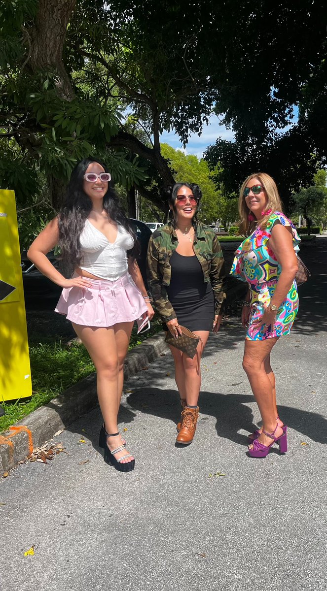 LWVMiamiDade's tweet photo. Today we hosted our first “Baddies with Ballots”, a nonpartisan initiative to bring Miami women to the polls for early voting! Thank you to all the baddies that came out in their fiercest Miami outfits and voted in the primaries today! We’ll see you again in November 😘 https://t.co/RdemhXXlgZ