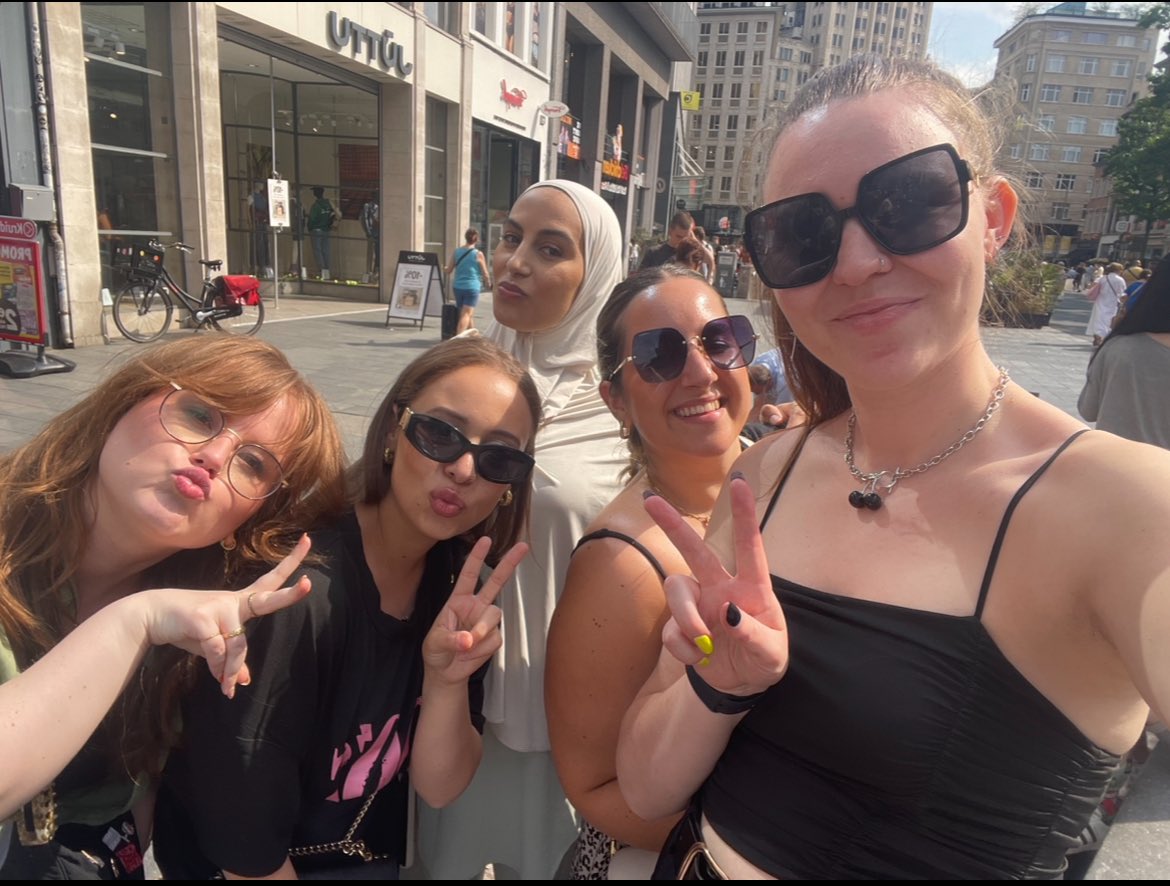 LandOfMyth_'s tweet photo. Best friends &amp; colleagues ❤️ https://t.co/dRaHpGK70c