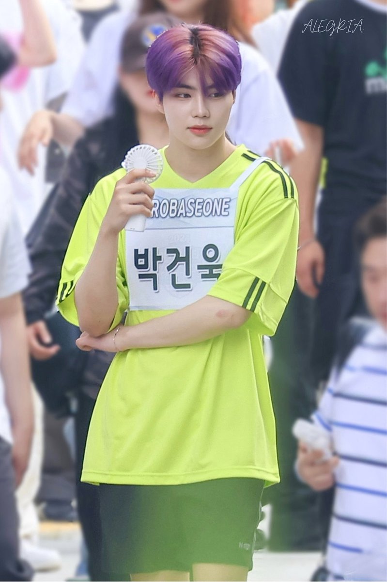 puppy52land's tweet photo. 240815 아육대 풋살 박건욱  {HQ}

#박건욱 #PARKGUNWOOK #朴乾旭 #パクゴヌク #zerobaseone #zb1 #제로베이스원 #제베원 https://t.co/KCCeEOx7vm