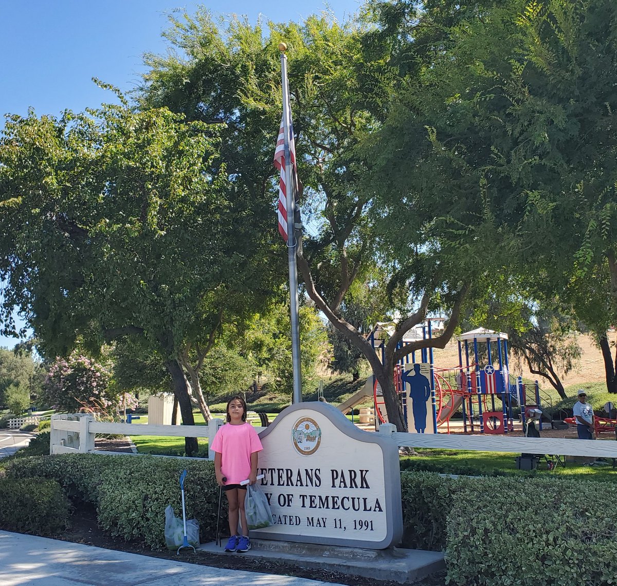 mark_letourneau's tweet photo. Veterans of Foreign Wars Post 4089 comrades and family members are cleaning our adopted park:Temecula Veterans Park. #AdoptAPark #VFW #TemeculaFun @cityoftemecula @VFW4089 @VFWHQ https://t.co/uf4fTnRBWk