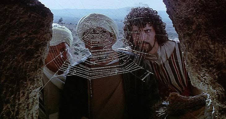 Müslümanlara "örümcek kafalı" demelerinin altında yatan psikolojik neden, örümceğin hicret günü dedelerini mağlup etmesidir. #Islamic #ankebut