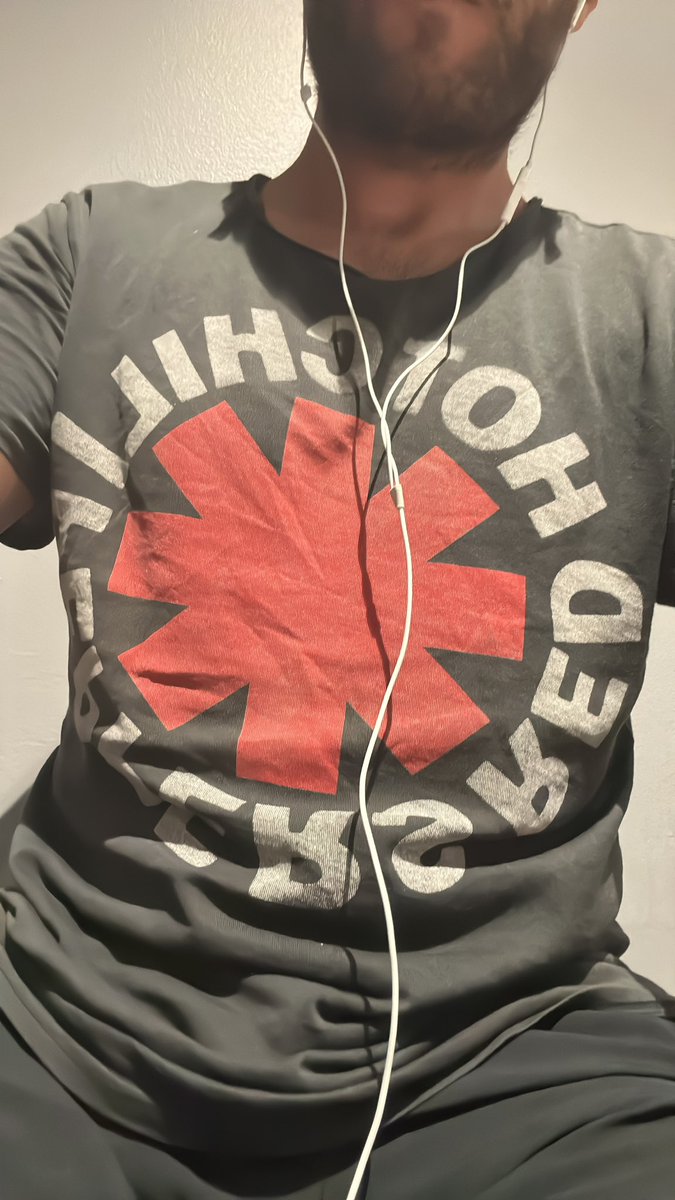 Pep76ers's tweet photo. As Always traveling with this tee on the flights!
@ChiliPeppers @flea333 @Anthony_Rhcp @johnfrusciante @RHCPchad https://t.co/sJwK73XIZN