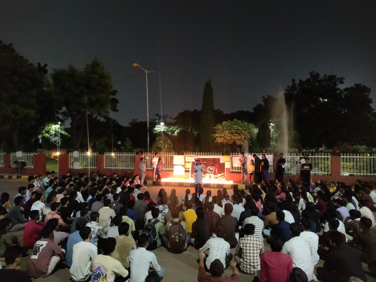 ABVPVoice's tweet photo. छत्तीसगढ़ प्रांत में थिंक इंडिया रायपुर महानगर द्वारा पश्चिम बंगाल के कोलकाता में ट्रेनी डॉक्टर के साथ हुई बलात्कार और हत्या की घटना के दोषियों को संरक्षण देने और साक्ष्य नष्ट करने का षडयंत्र रचने के विरोध में टीएमसी की ममता सरकार के विरोध में और न्याय की मांग को लेकर कैंडल मार्च निकाला।

#JusticeForAbhaya