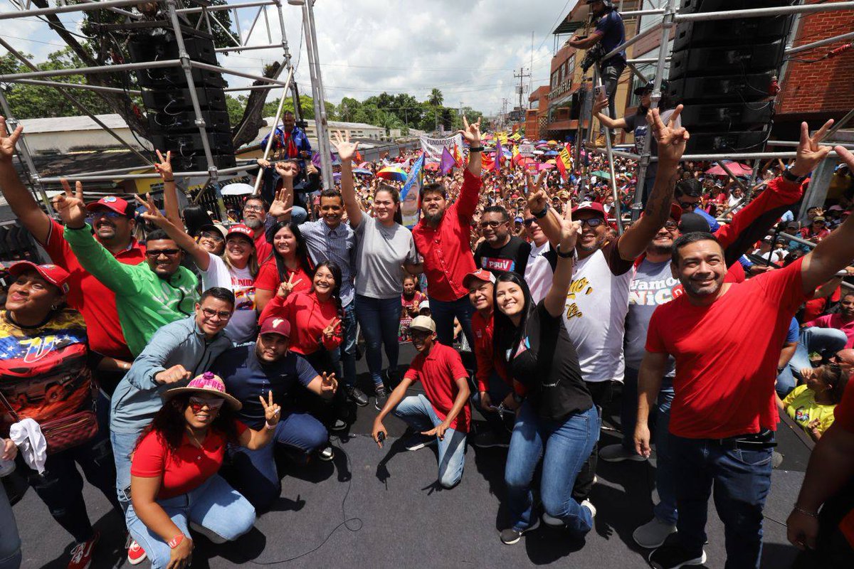 Por la paz, Monagas desbordó las calles de amor en respaldo al presidente <a href="/NicolasMaduro/">Nicolás Maduro</a>.

#VenezuelaTodaEnPaz #17ago