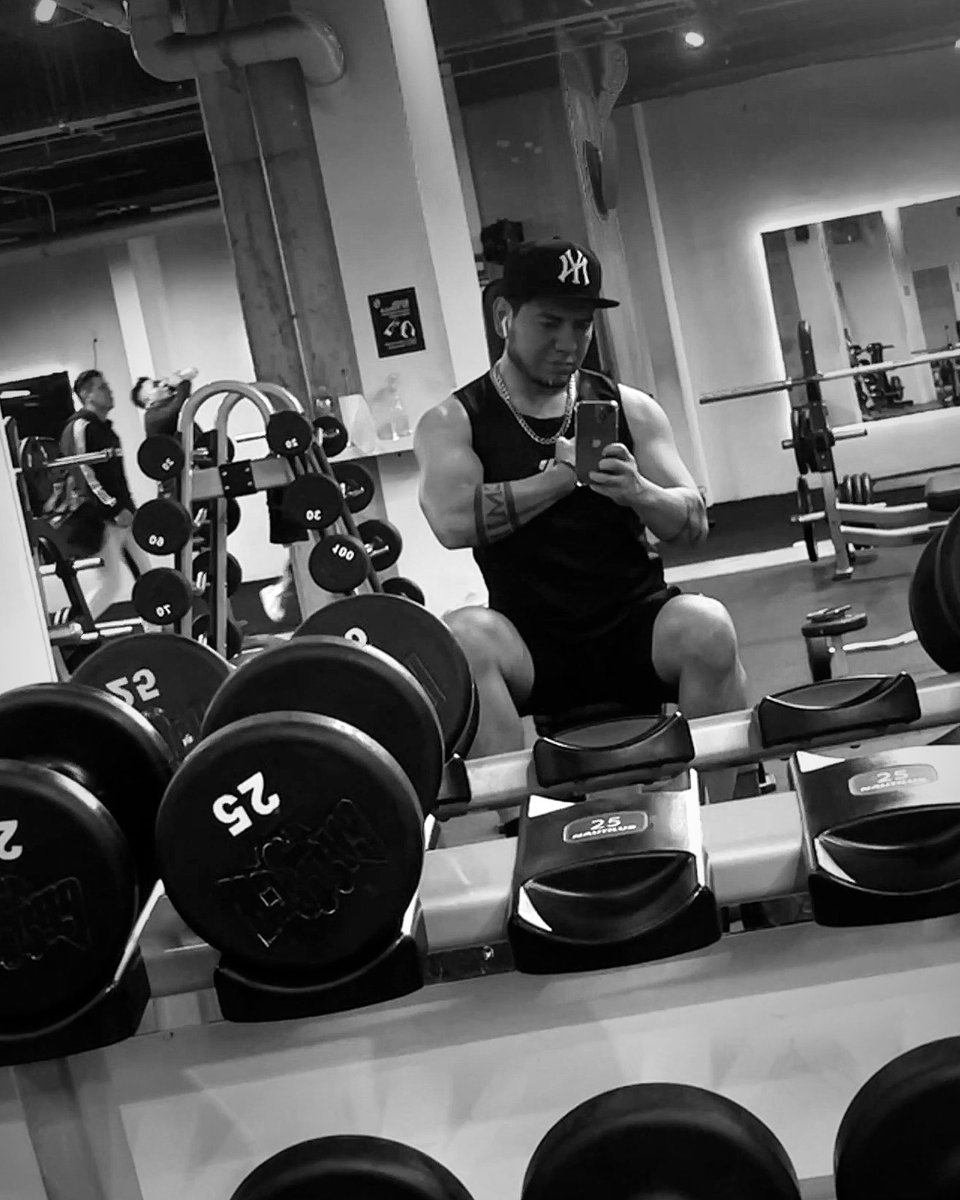 vlochikillo's tweet photo. Terminamos de entrenar 😊
-
-
-
-
-
-
-
-
-
-
-
-
-

#instagay #tatto #gayworld #gaymexico #gayboy #gayselfie #gaycdmx #gay  #gayman #gaymen  #pantorrillas #pantorrilla #bodygay  #pesas #entreno #biceps #rutina #rutinadebiceps #espalda #rutinadeespalda #triceps #pecho #rutinagym https://t.co/DUNlNPBBqs