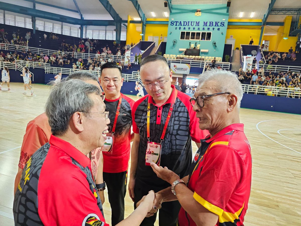 simkuihian's tweet photo. Drop by to support Basketball 🏀 team @ #SUKMA 2024 (MBKS Indoor Stadium)
We may not win but we put up a good fight. This is spirit of sportsmanship and true spirit of Sarawak agi idup agi ngelaban. #OooooHA
Jangan Tengoo👀OK saja. Let’s come together beramai2 to SUPPort. https://t.co/cwtPnoo82K