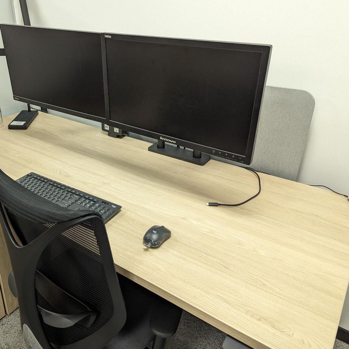 Unio_Tech's tweet image. Even if you&apos;ve got a smaller office with a handful of workstations, we can help with new #techinstallations, technology cleaning, and #cablemanagement.