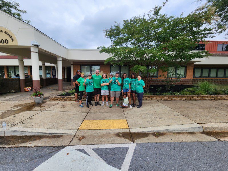 MrH_LSES's tweet image. Big shoutout to the incredible Lake Seneca community for coming  together today to beautify the front of our school! Your hard work and dedication have truly made a big difference as we get ready to welcome families, staff, and students for the 2024-2025 school year! #LSES💙💛