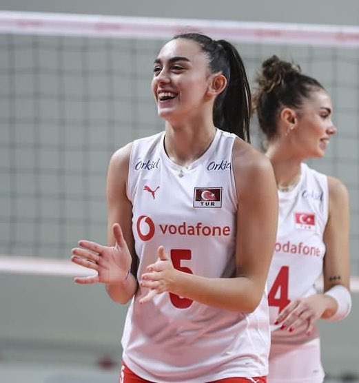 4141sport's tweet photo. 🙌🏼 U20 Avrupa Şampiyonası en çok blok yapanlar listesinde ilk 10’da 3️⃣ oyuncumuz var.

2️⃣3️⃣ Dilay Özdemir
2️⃣1️⃣ Begüm Kaçmaz
1️⃣5️⃣ Nisan Eroğuz https://t.co/IRxqLXcFrN