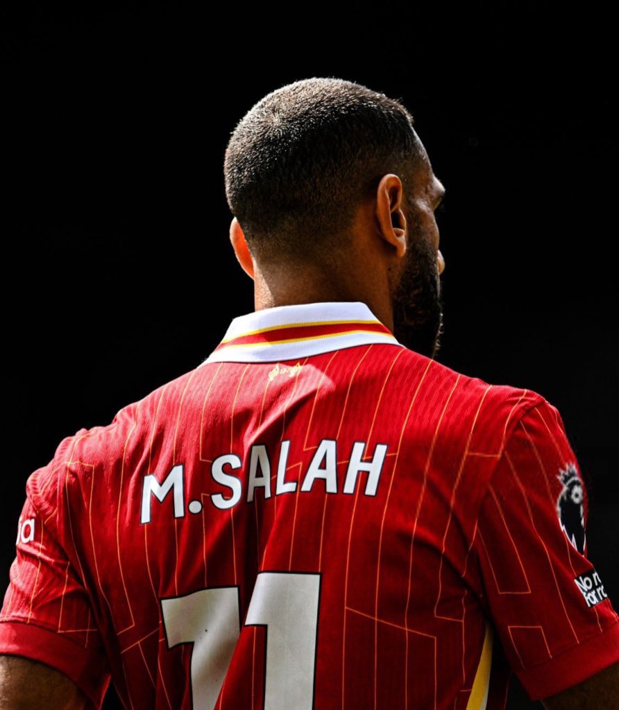 Quickest Premier League player to reach 300 G/A for all competitions in history, faster than Thierry Henry by 29 minutes. 

The best. 🇪🇬👑