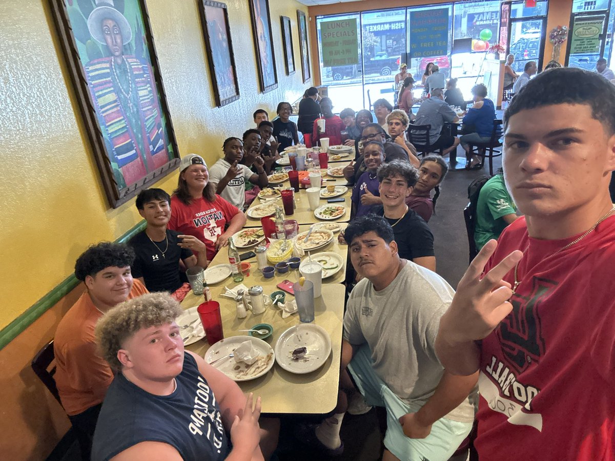 Shai Markajani 6’6 QB tweet media