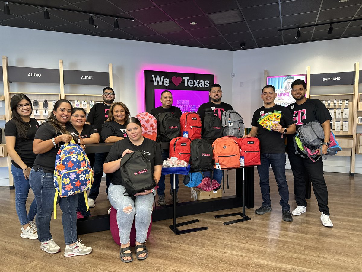 dchavar's tweet image. Gear up for success! Join our El Paso teams in supporting students with our Back-to-School Supply Drive. Together, we can make sure every child starts the year ready to learn! #TMobile #DE&amp;amp;I #DesertWest #BigBrothersBigSisters #ElPaso