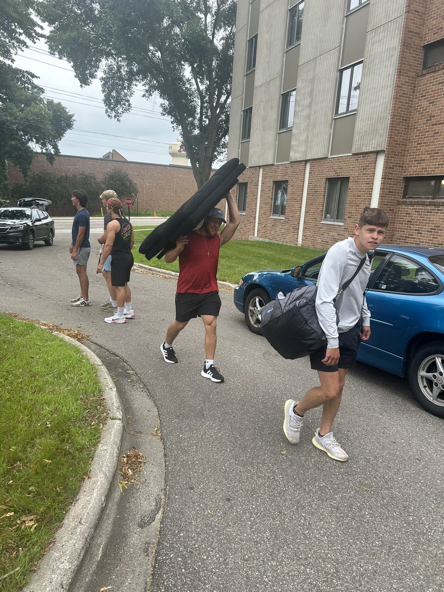 UMMFootball's tweet photo. Great job by our Cougar Football team for helping move-in students for the school year! 📚 

#TEAM #RollCougs 🐾 https://t.co/JuBbF0TbQI