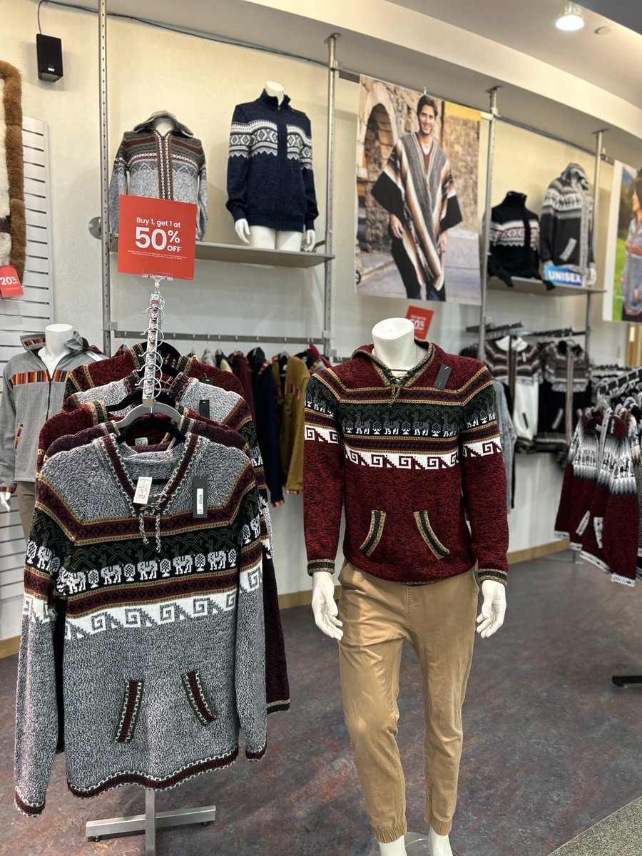 At Mia's Secret they have their alpaca sweaters and wraps on sale! Get ahead of the season change!
#miassecret #alpaca #alpacasweater #MH_Mall