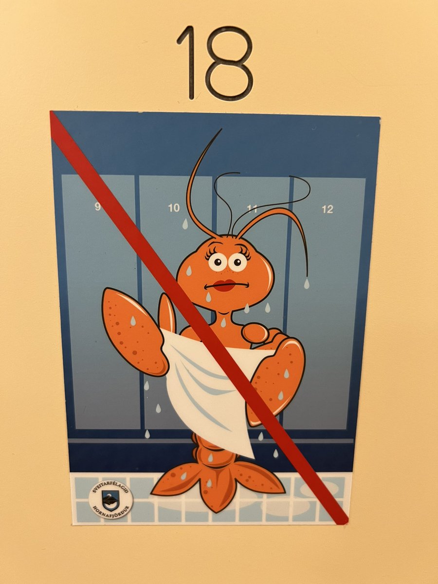 Óvenju strangar reglur í sundlaug Hafnar í Hornarfirði en þar eru konur á breytingaskeiðinu bannaðar í klefunum