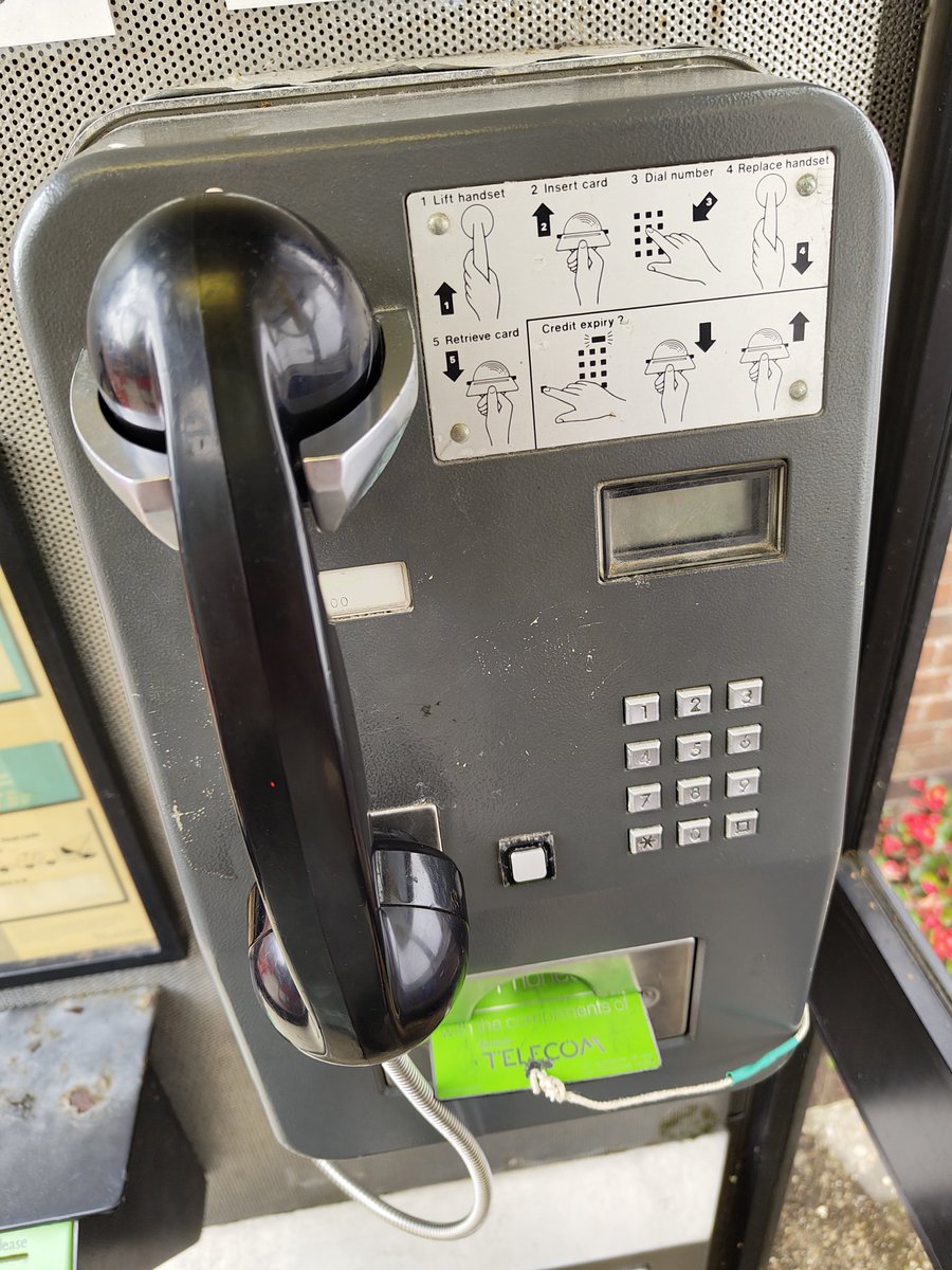 tetuan22s's tweet image. Do you remember the Phonecard? #phonecard #museum #bt